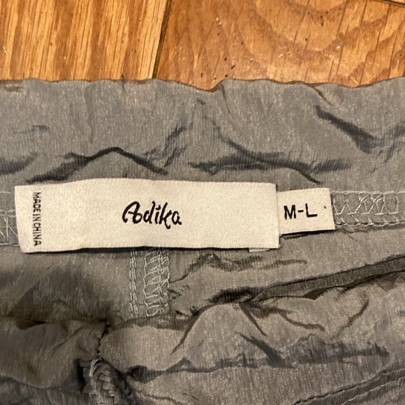 NWOT Adika woman’s adjustable top and legs sport pants - Picture 6 of 6